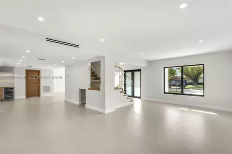 Living - 1735 SW 97th Pl, Miami, FL 33165 photo 3 of 7