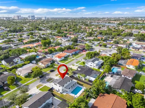 View/Area - 1735 SW 97th Pl, Miami, FL 33165 photo 7 of 11
