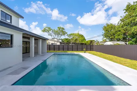 Exterior - 1735 SW 97th Pl, Miami, FL 33165 photo 5 of 6