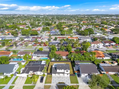 View/Area - 1735 SW 97th Pl, Miami, FL 33165 photo 2 of 11