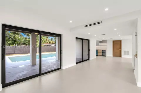 Living - 1735 SW 97th Pl, Miami, FL 33165 photo 4 of 7