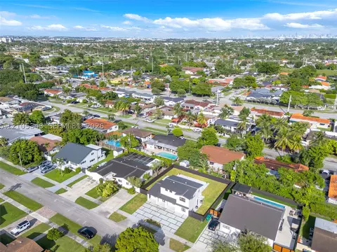 View/Area - 1735 SW 97th Pl, Miami, FL 33165 photo 4 of 11