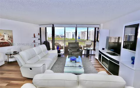 1000 Island Blvd #2005, Aventura, FL 33160