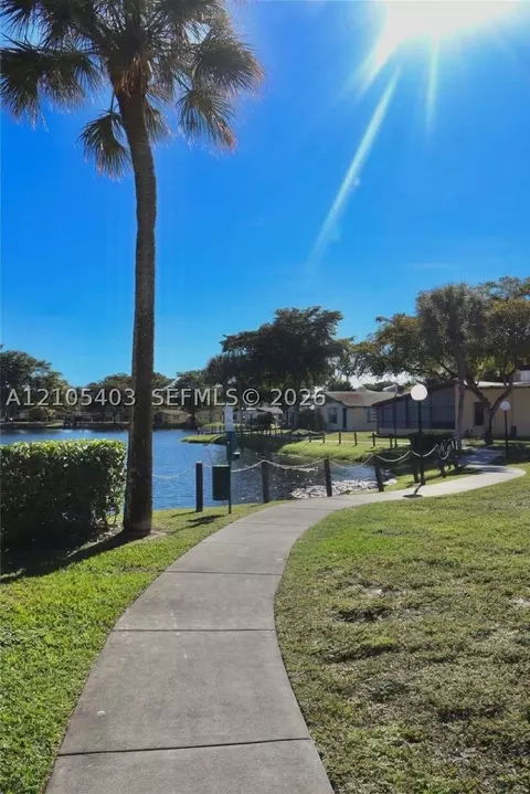 200 Ashbury Rd #203, Hollywood, FL 33024