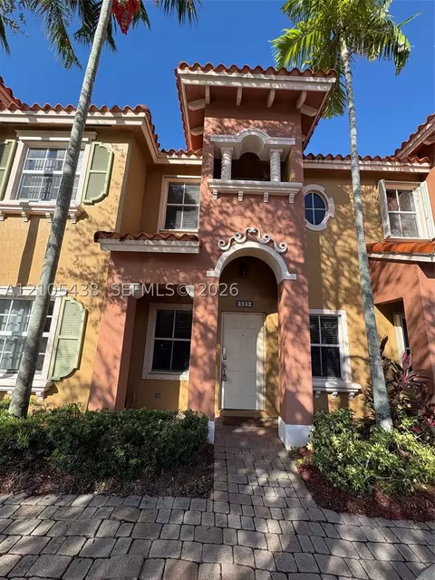620 SW 107th Ave #702, Pembroke Pines, FL 33025