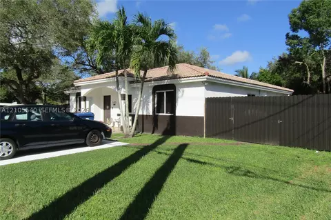 21935 SW 102nd Ave, Cutler Bay, FL 33190