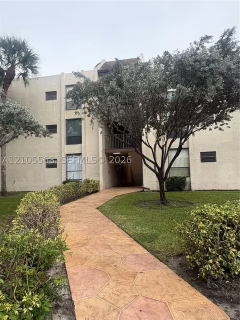 8050 W Mcnab Rd #121, Tamarac, FL 33321