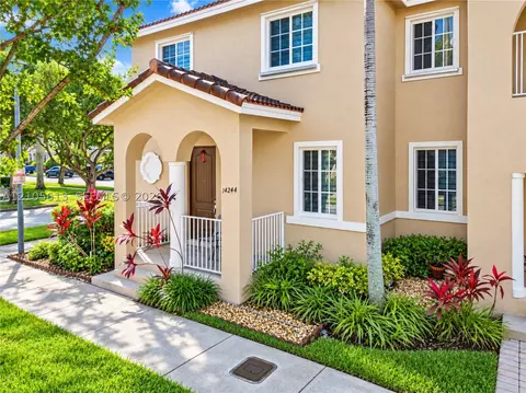 14244 SW 272nd Ln, Homestead, FL 33032