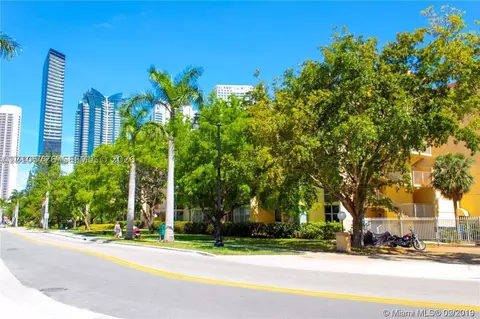 200 172nd St #101, Sunny Isles Beach, FL 33160