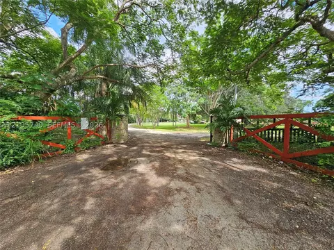 23601 SW 187th Ave, Homestead, FL 33031