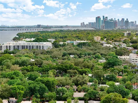View/Area - 668 NE 70th St, Miami, FL 33138 photo 8 of 14