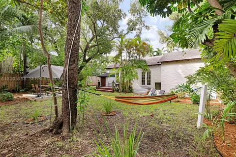Exterior - 668 NE 70th St, Miami, FL 33138 photo 9 of 22