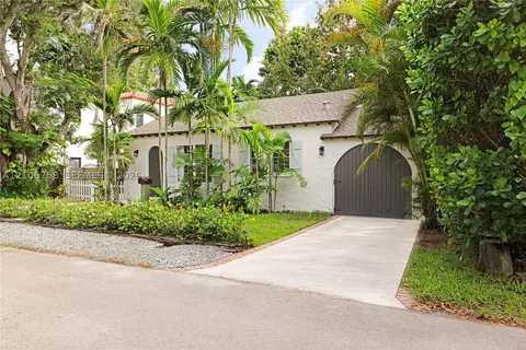 Exterior - 668 NE 70th St, Miami, FL 33138 photo 6 of 22