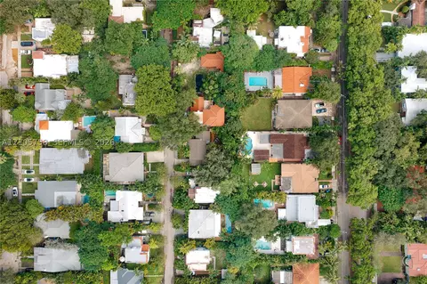 View/Area - 668 NE 70th St, Miami, FL 33138 photo 3 of 14