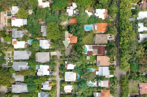 View/Area - 668 NE 70th St, Miami, FL 33138 photo 4 of 14