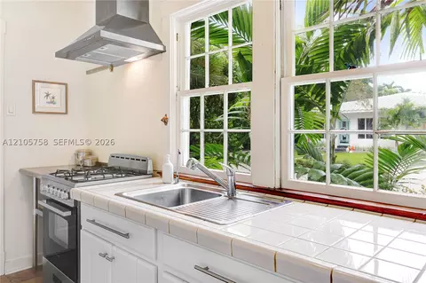 Kitchen - 668 NE 70th St, Miami, FL 33138 photo 2 of 4