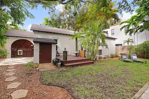 Exterior - 668 NE 70th St, Miami, FL 33138 photo 12 of 22