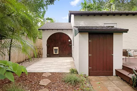 Exterior - 668 NE 70th St, Miami, FL 33138 photo 13 of 22