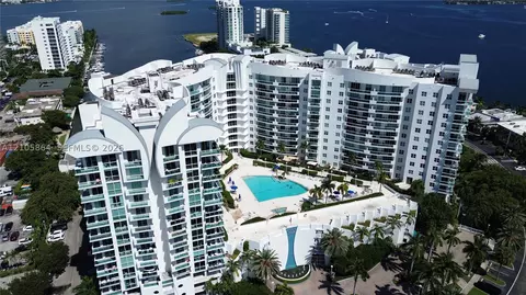7900 Harbor Island Dr #925, North Bay Village, FL 33141