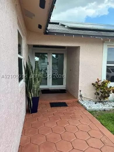 11313 SW 165th Ter, Miami, FL 33157