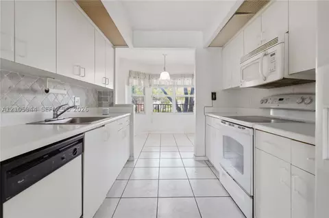 701 SW 141st Ave #203R, Pembroke Pines, FL 33027
