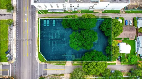 1724 Buchanan St, Hollywood, FL 33020 photo 4