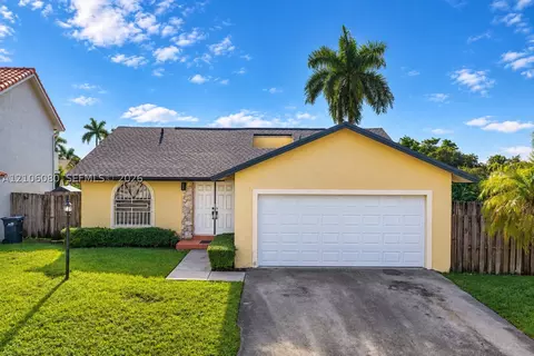 6039 SW 152nd Ct, Miami, FL 33193