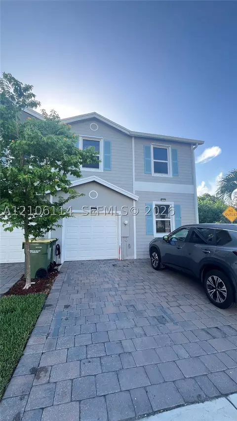 1883 SE 9th Ter, Homestead, FL 33034