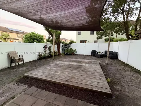Exterior - 3402 W 105th St, Hialeah, FL 33018 photo 1 of 1