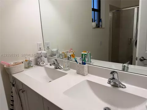Bath - 3402 W 105th St, Hialeah, FL 33018 photo 4 of 4