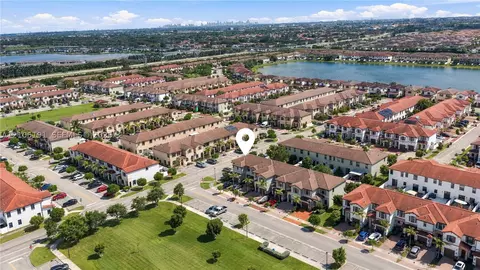 View/Area - 3402 W 105th St, Hialeah, FL 33018 photo 4 of 8