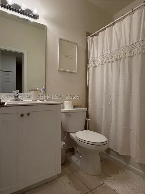 Bath - 3402 W 105th St, Hialeah, FL 33018 photo 3 of 4