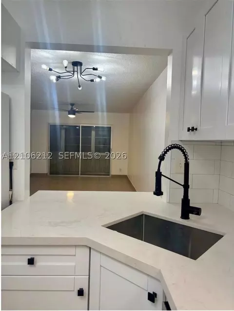 1801 NW 75th Ave #304, Plantation, FL 33313