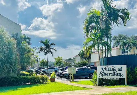 2554 N 38th Ave, Hollywood, FL 33021