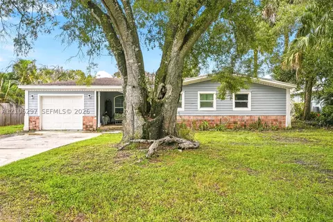 4810 Lakewood Park Dr, Fort Pierce, FL 34951
