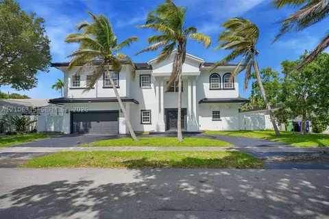 2319 NE 35th Dr, Fort Lauderdale, FL 33308