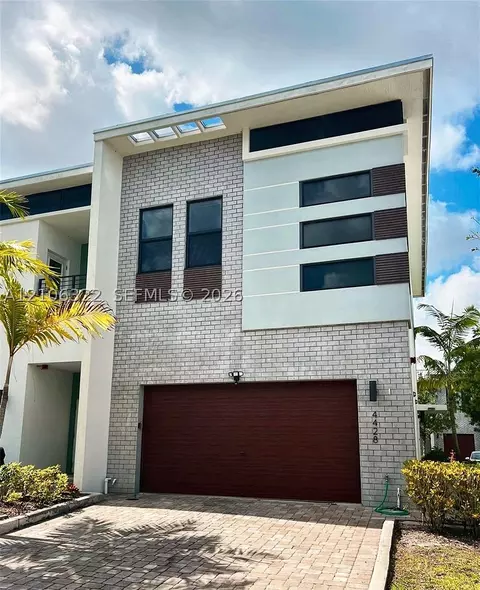 4428 NW 9th St, Plantation, FL 33317