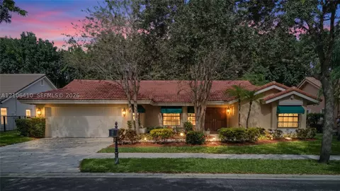 1725 Lakeshore Cir, Weston, FL 33326