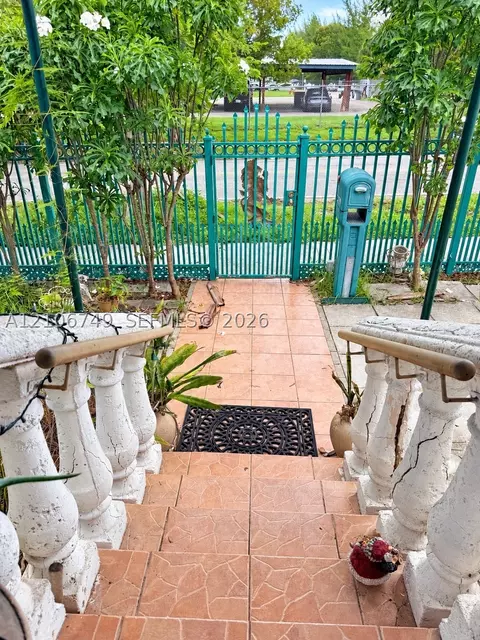 250 NW 38th Ct, Miami, FL 33126
