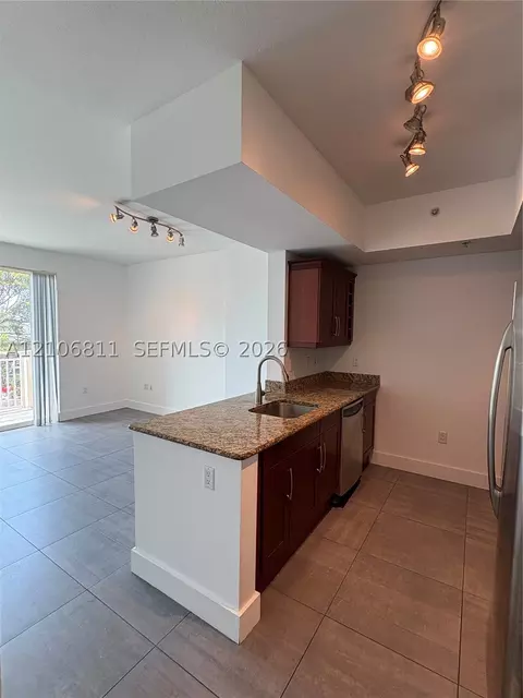 7275 SW 90thway #205, Miami, FL 33156