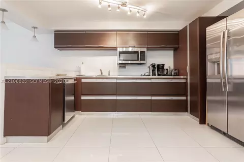 2301 Collins Ave #1023, Miami Beach, FL 33139