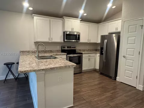 Kitchen - 187 NW 45th Loop, Ocala, FL 34475 photo 1 of 1