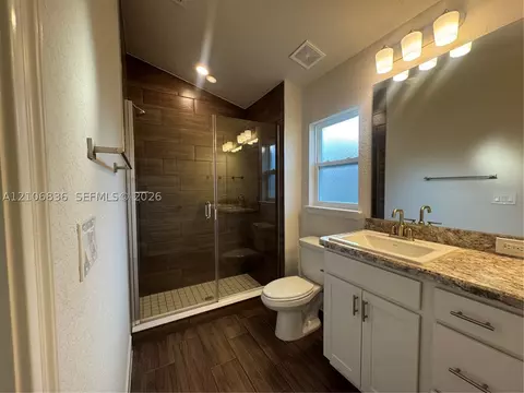 Bath - 187 NW 45th Loop, Ocala, FL 34475 photo 2 of 2