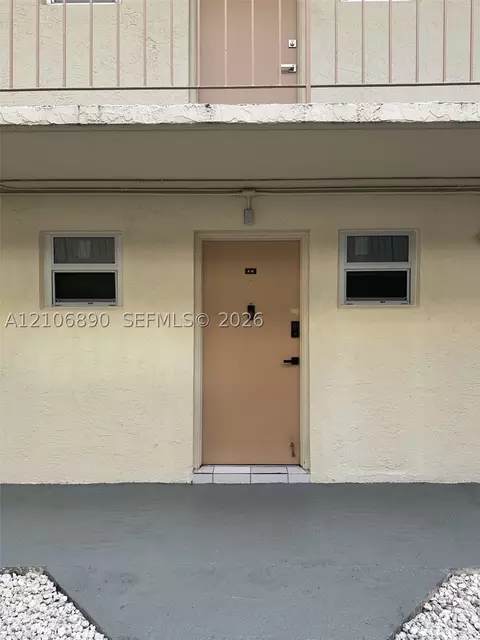 10300 Coral Way #B14, Miami, FL 33165