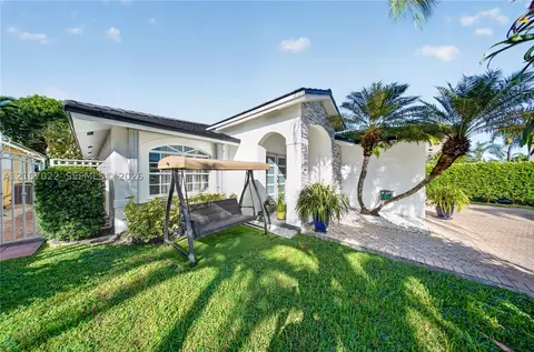 14665 SW 113th Ln, Miami, FL 33186