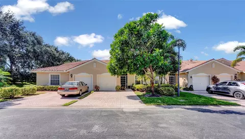 2041 Stonington Ter, West Palm Beach, FL 33411