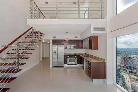 41 SE 5th St #2417, Miami, FL 33131