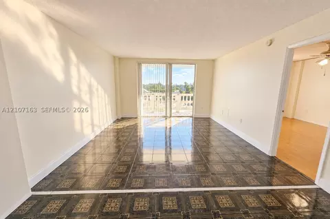 15600 NW 7th Ave #704, Miami, FL 33169