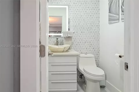 Bath - 8115 W 8th Ct, Hialeah, FL 33014 photo 2 of 11