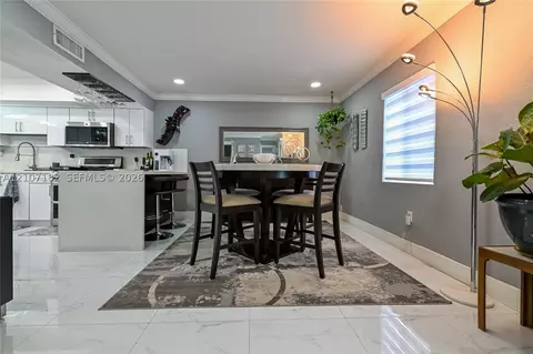Dining - 8115 W 8th Ct, Hialeah, FL 33014 photo 4 of 5